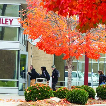 Students going in the door at the Bailey Building