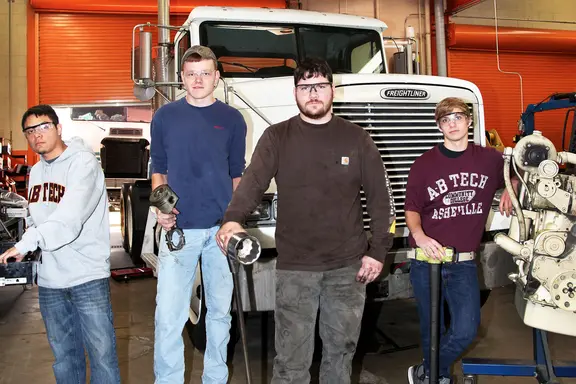 Diesel and Heavy Equipment Technology - Hero